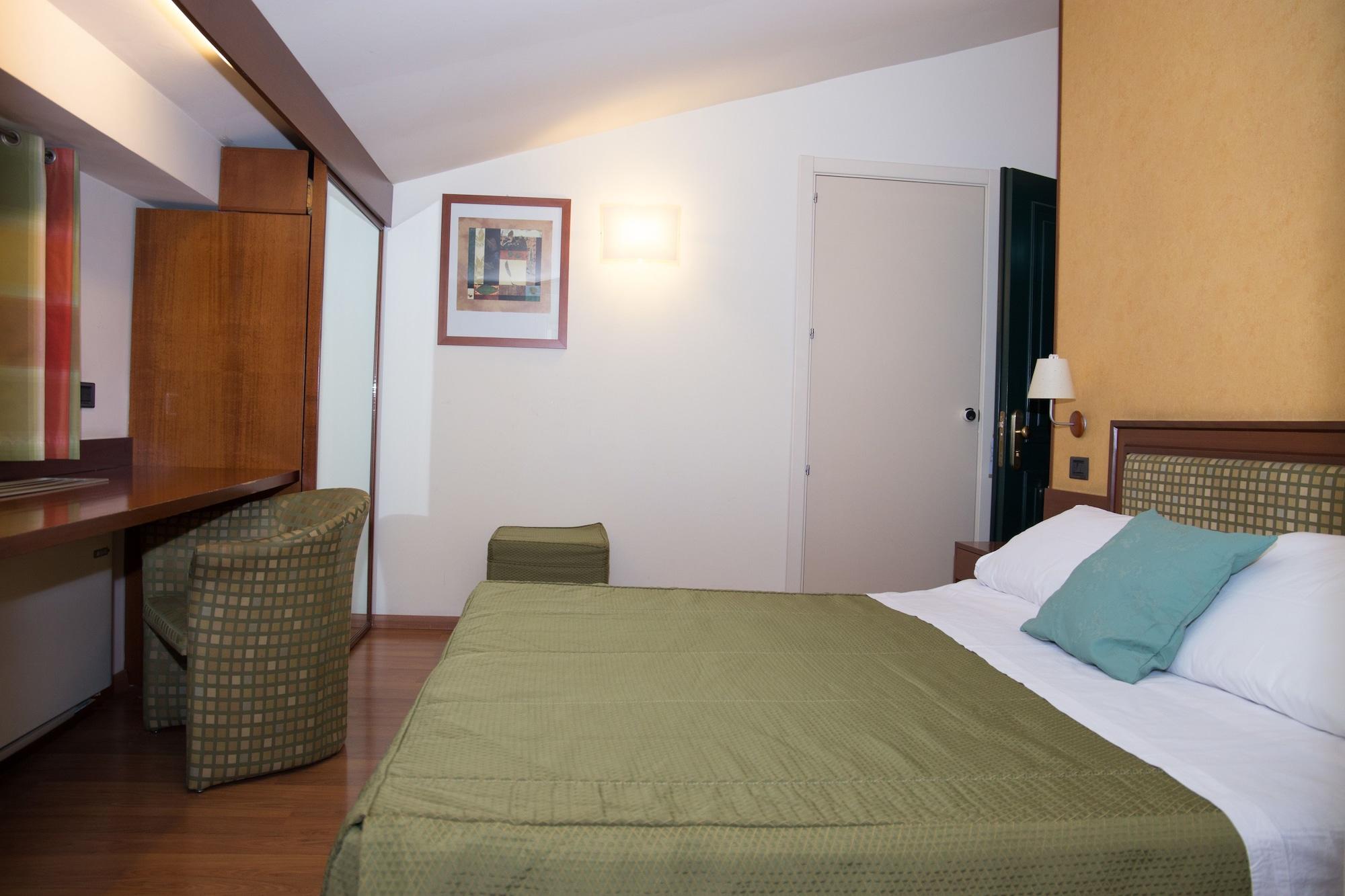 Hotel Montreal Ragusa Buitenkant foto
