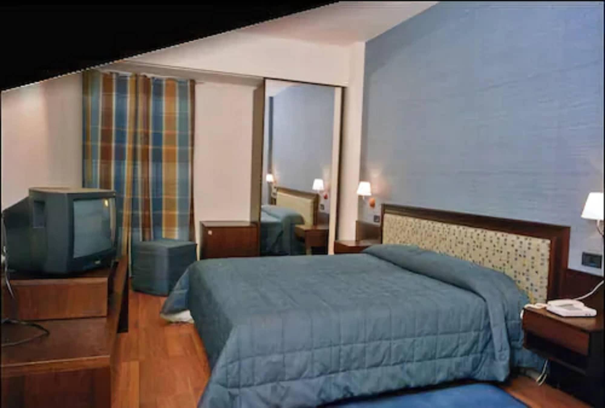 Hotel Montreal Ragusa Buitenkant foto