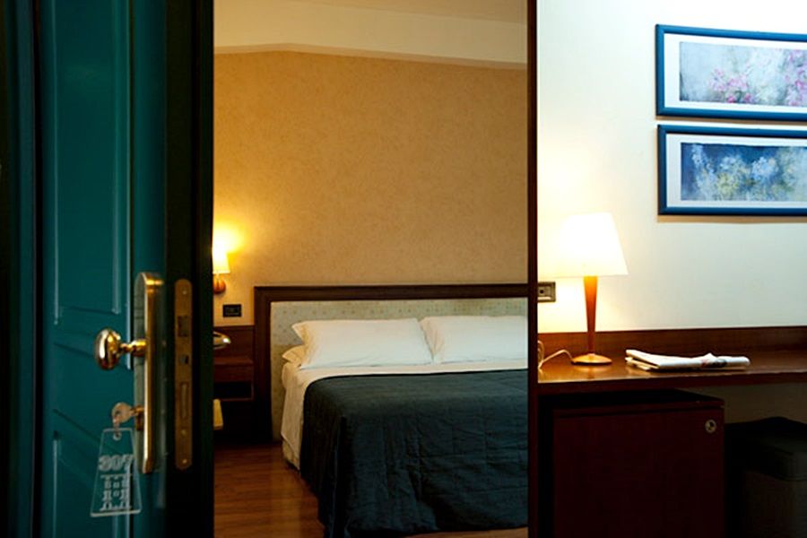 Hotel Montreal Ragusa Buitenkant foto